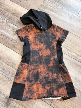 🧡 NWOT Salty Orange and Black Hooded Dress